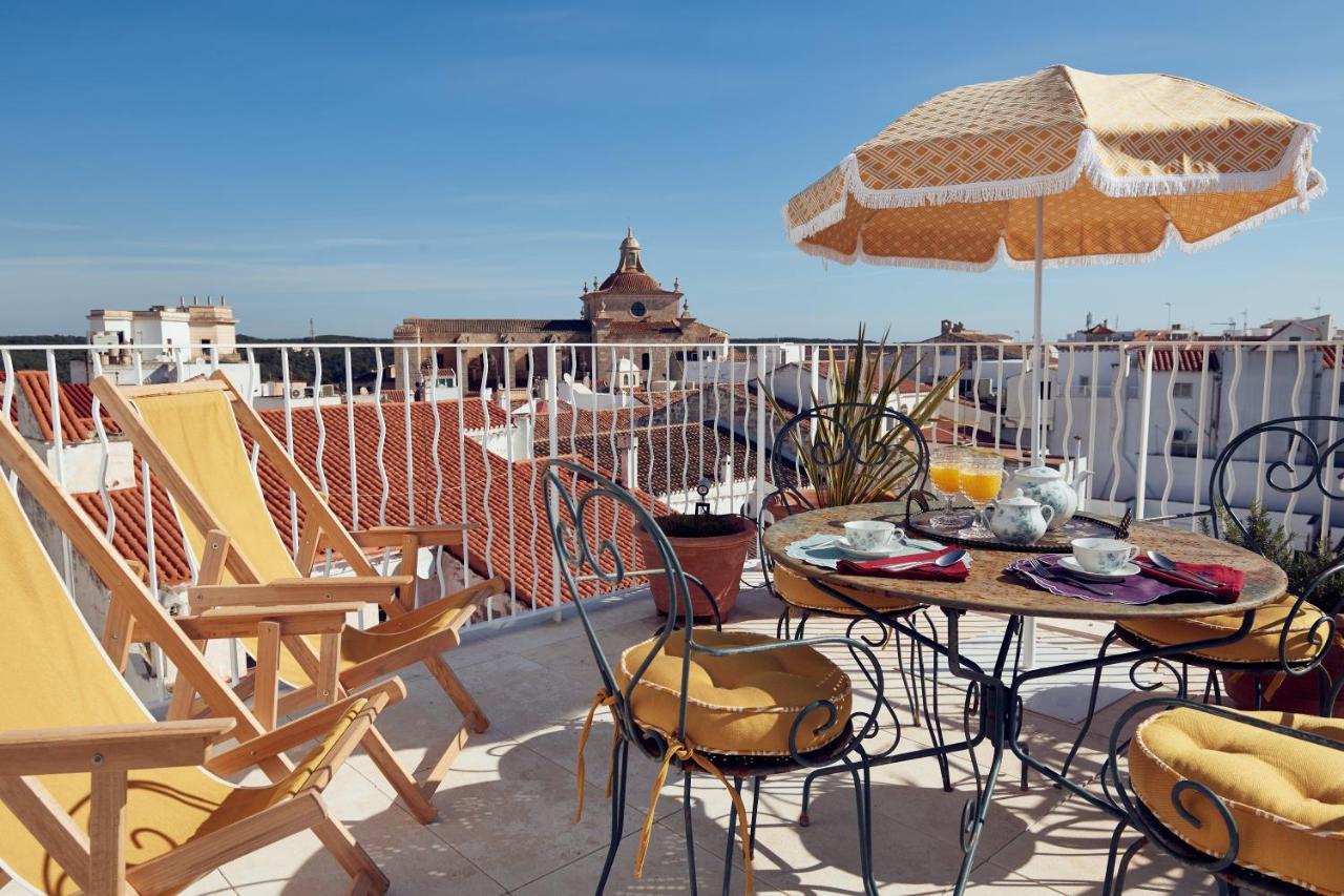 Hotel Cristine Bedfor Mahon Esterno foto