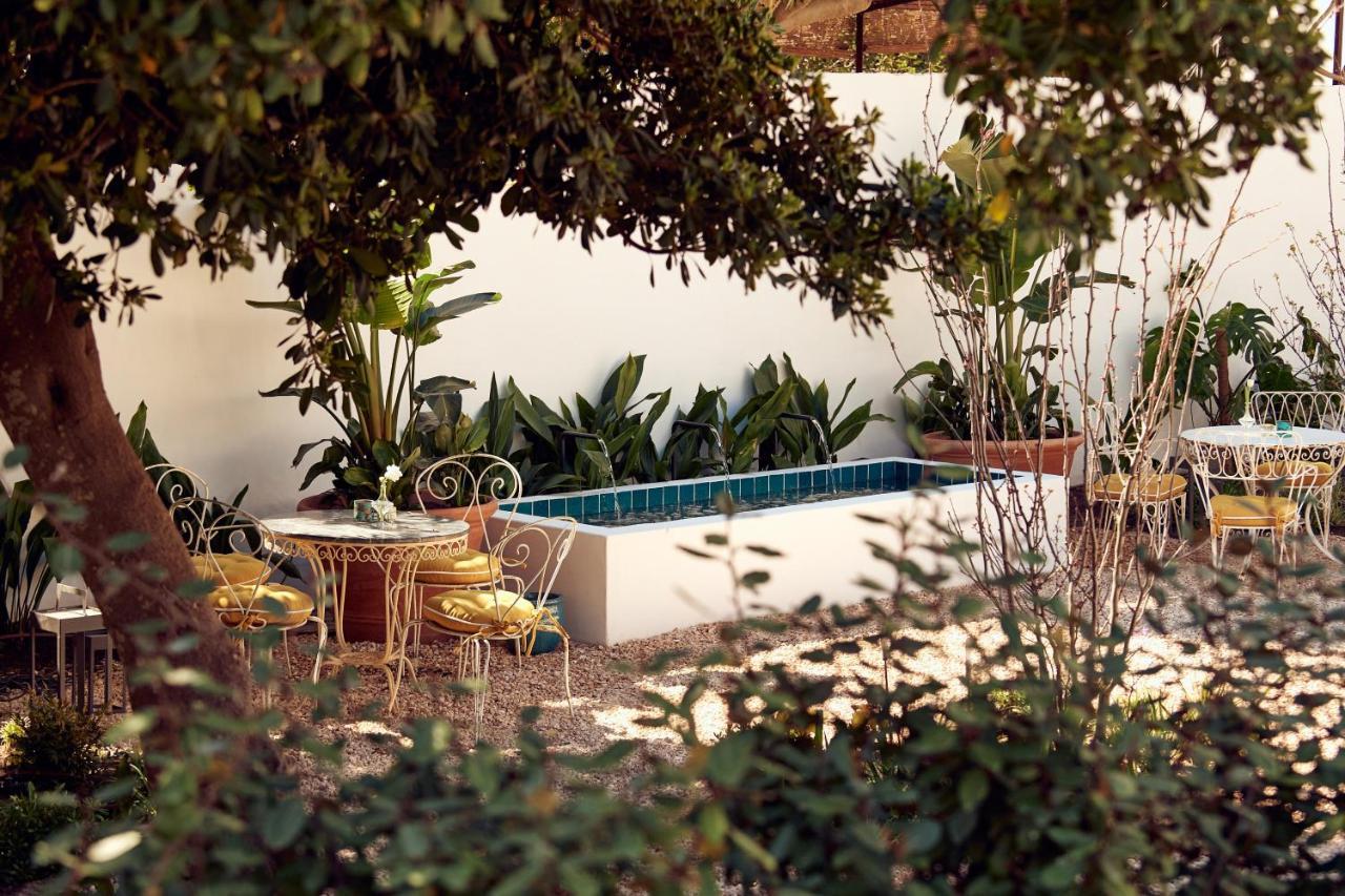 Hotel Cristine Bedfor Mahon Esterno foto