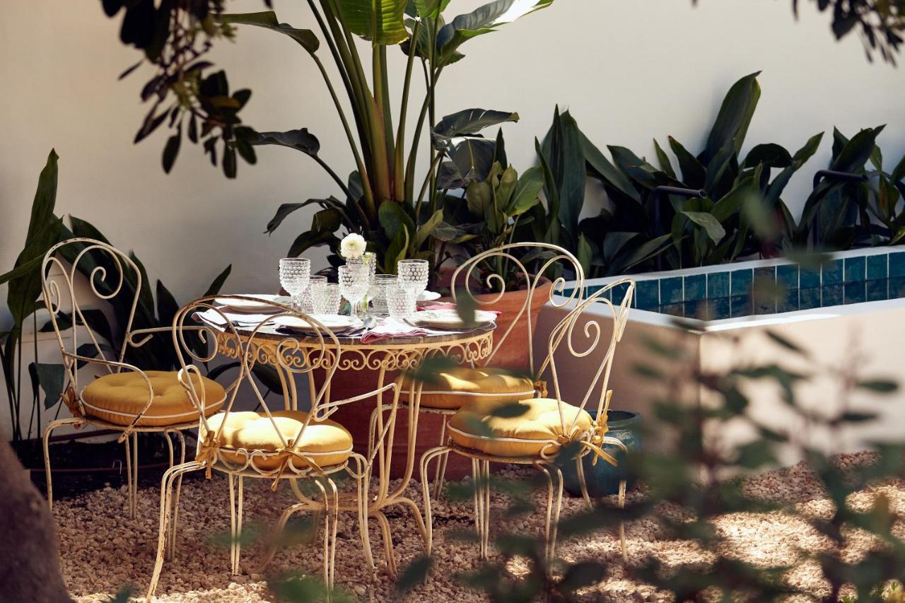 Hotel Cristine Bedfor Mahon Esterno foto