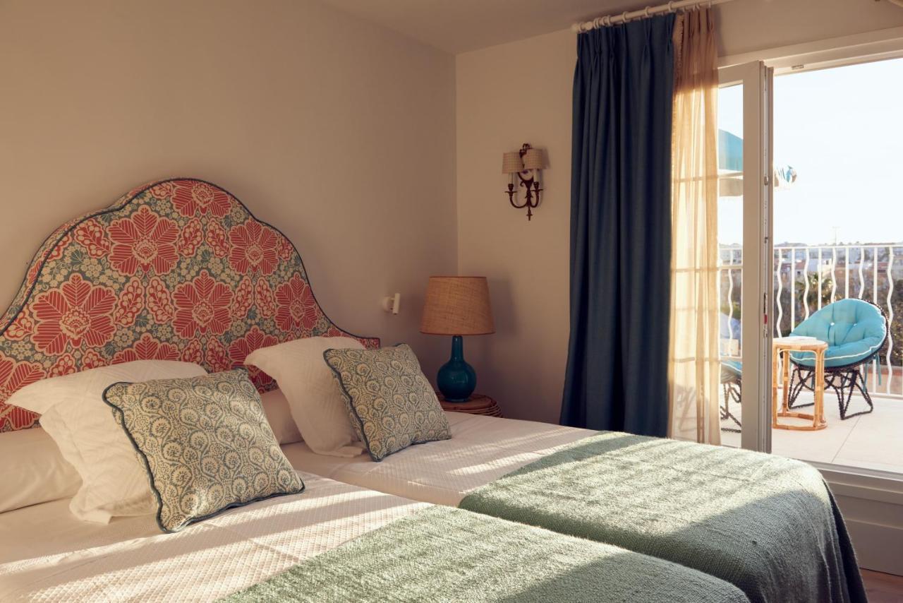Hotel Cristine Bedfor Mahon Esterno foto