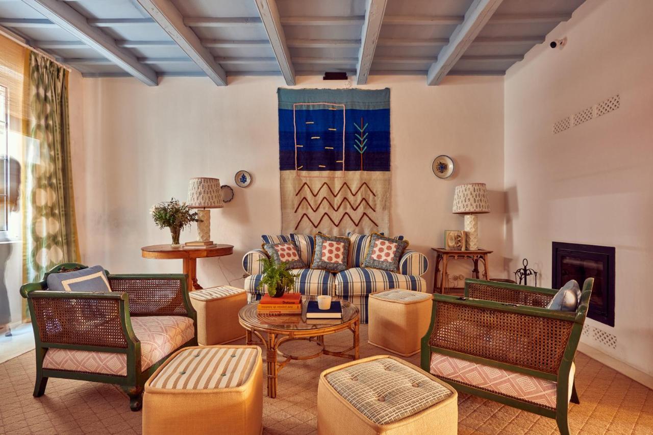 Hotel Cristine Bedfor Mahon Esterno foto