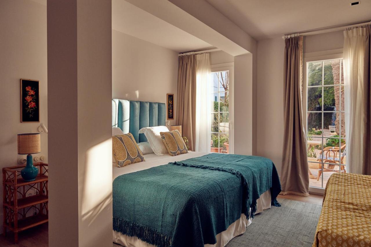 Hotel Cristine Bedfor Mahon Esterno foto